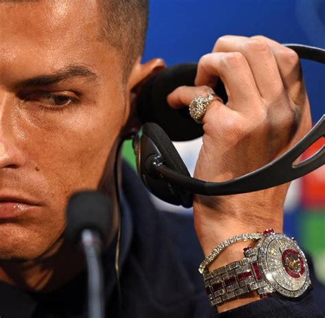 rolex teuerste uhr der welt ronaldo|Cristiano Ronaldo: Der Fußballer besitzt die wohl teuerste Rolex .